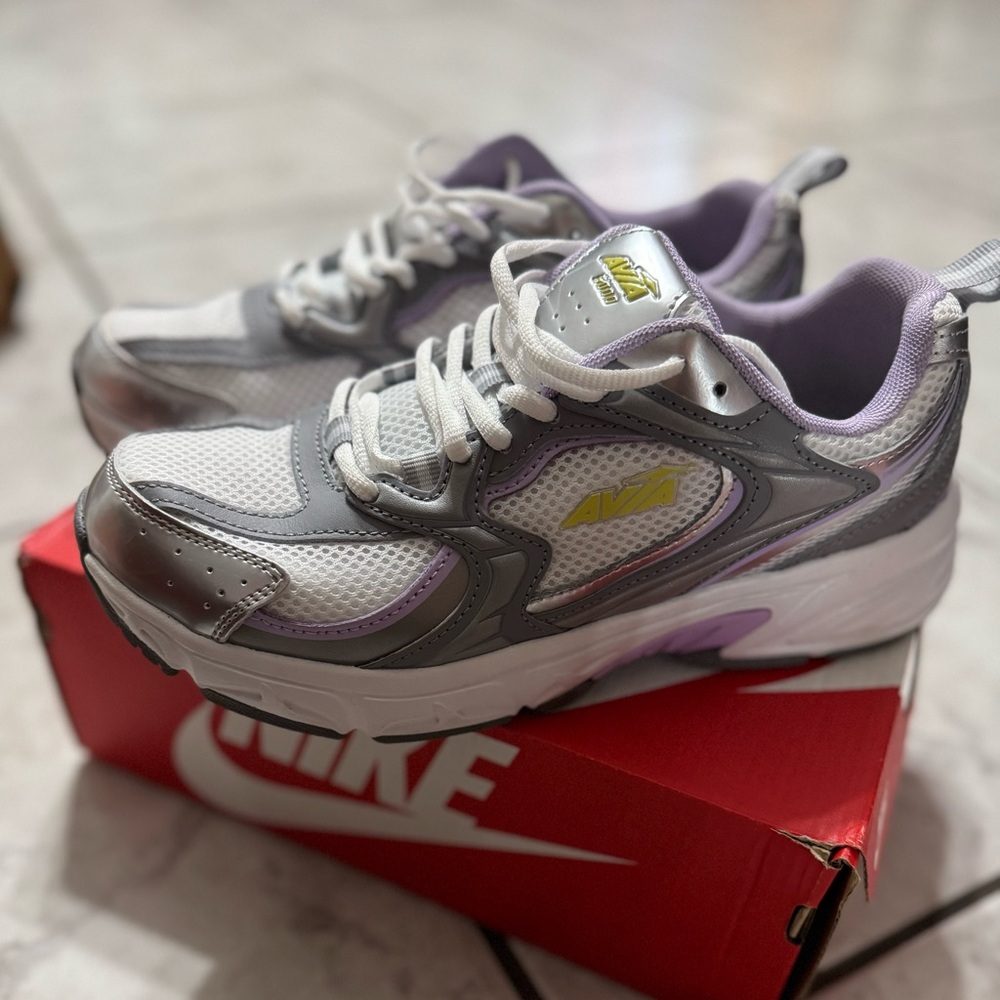 Women’s Avia Sneakers